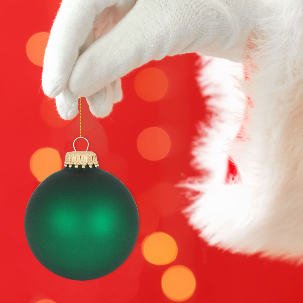 Christmas By Krebs Made in The USA Designer Seamless Glass Christmas Ball Ornaments, 2 5/8" (67mm), 8 Pieces (Velvet Green)