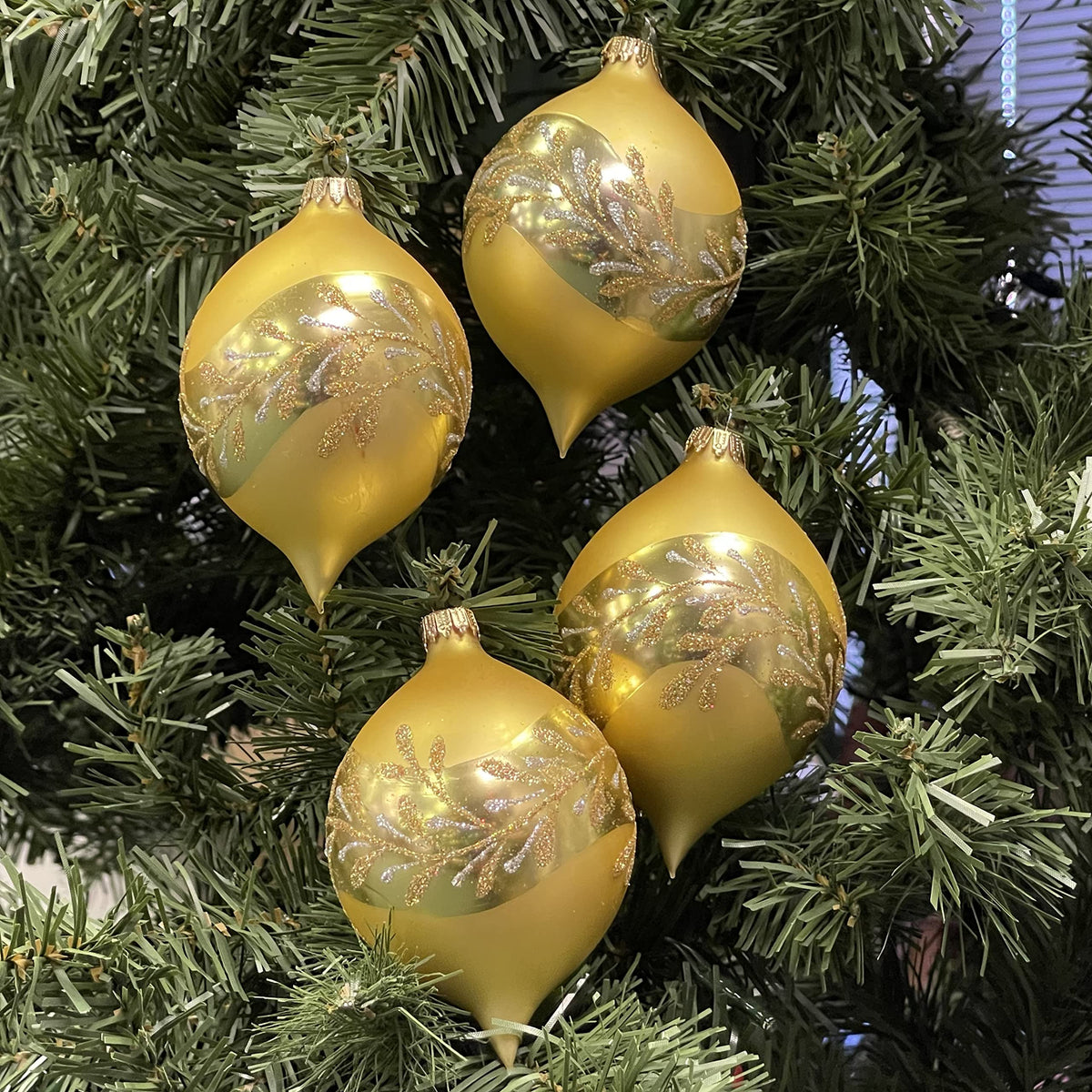 Glass Christmas Tree Ornaments - 67mm/2.63" [4 Pieces] Decorated Balls from Christmas by Krebs Seamless Hanging Holiday Decor (Gold Velvet 3.5" Onion with Leaves)