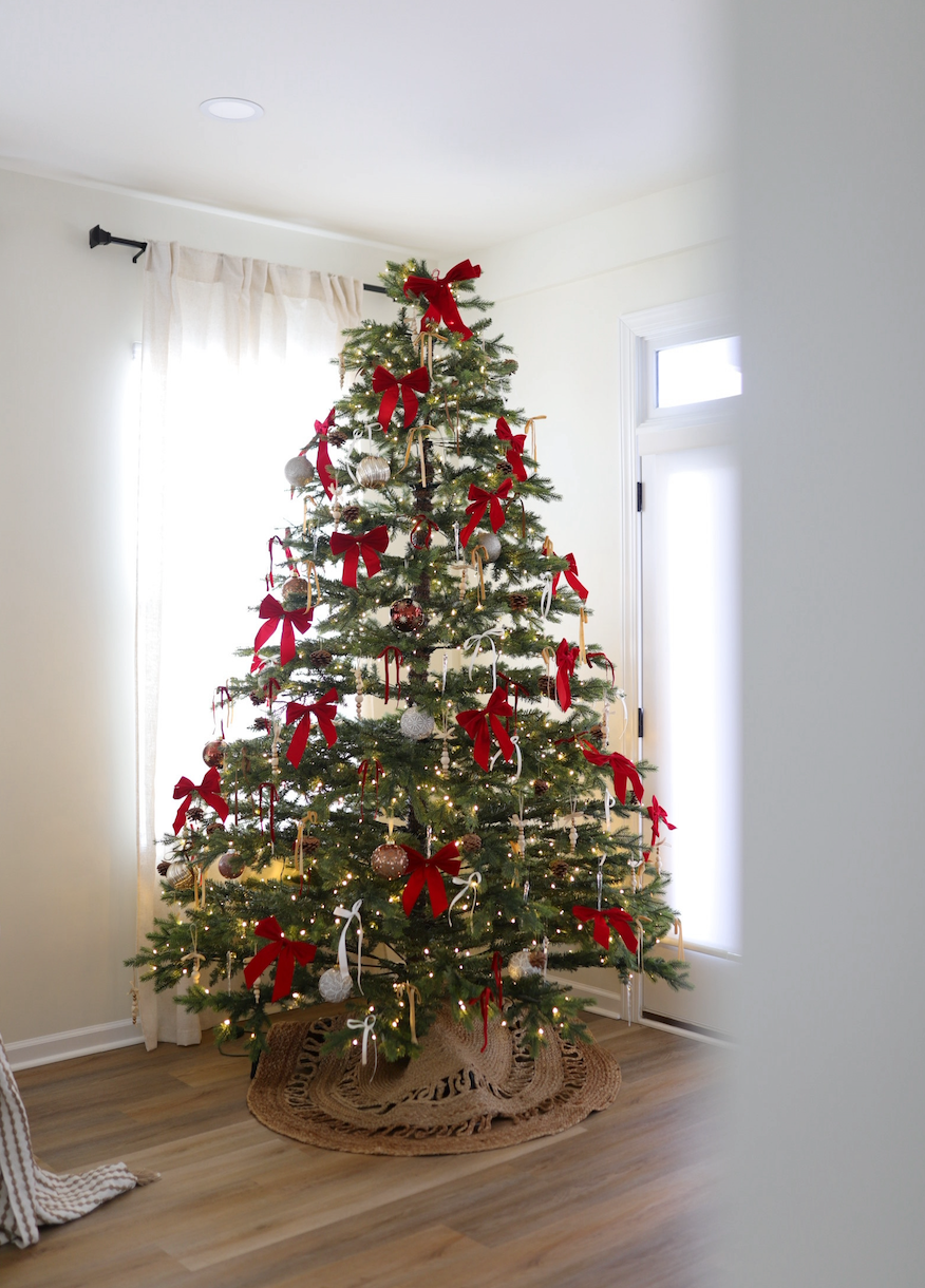 7.5' Rushmore Fir Artificial Christmas Tree 750 Warm White LED Lights